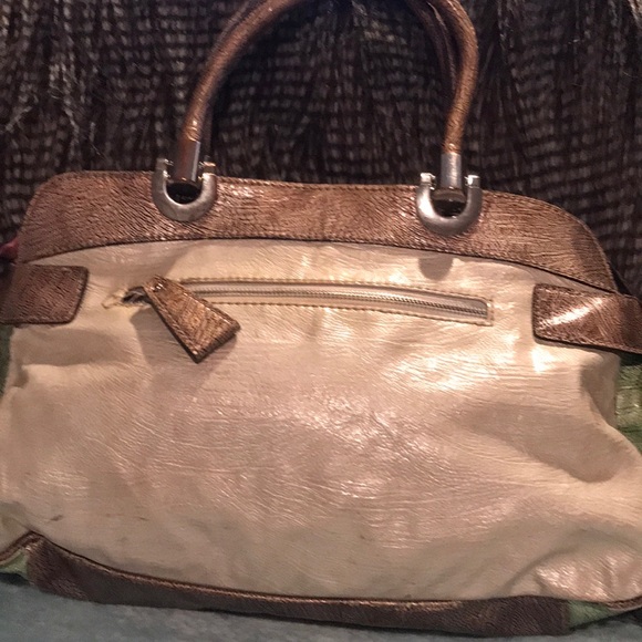 Guess bag 15”l 8.5”h 4”width - Picture 3 of 5